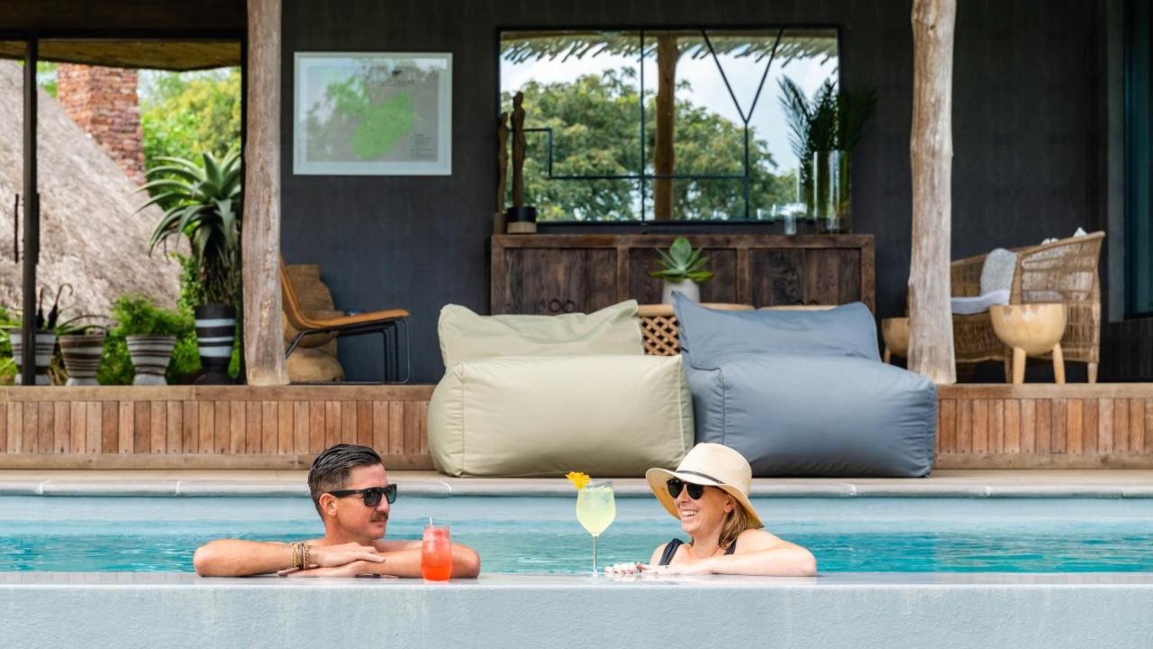 Sungulwane Private Game Lodge Hluhluwe Exteriör bild
